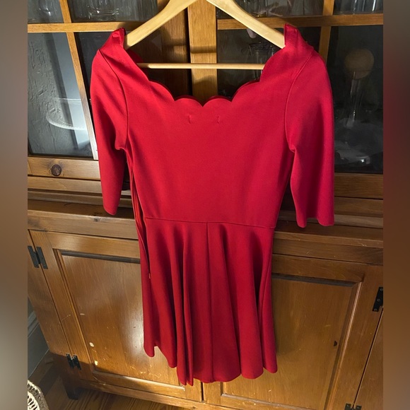 Lulu’s Tip the Scallops red dress - Picture 8 of 9